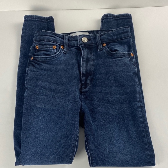 2/$25 Dark wash mid rise skinny tapered leg ankle denim cropped jeans size 4 - Picture 1 of 10